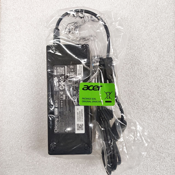 originalnij-blok-zhivlennya-dlya-noutbuka-acer-19v-4-74a-90w-3-0-1-1_5